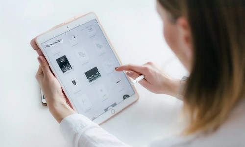 Günlük Hayatımızı Kolaylaştıran Tabletler: İhtiyaçlara Uygun Modeli Bulma Günlük Hayatımızı Kolaylaştıran Tabletler: İhtiyaçlara Uygun Modeli Bulma